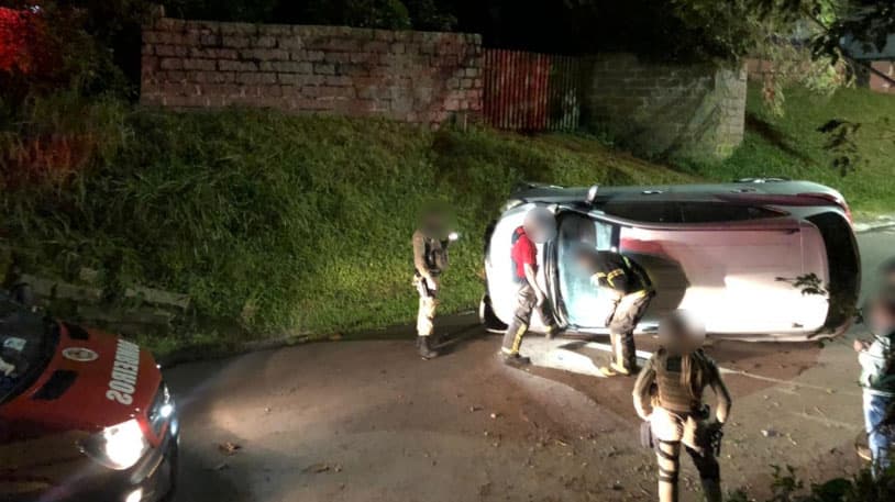 Motorista fica ferido em acidente no Morro da Glória