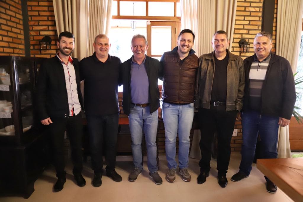 Prefeitos  da região discutem pré-candidatura de Pepê Collaço