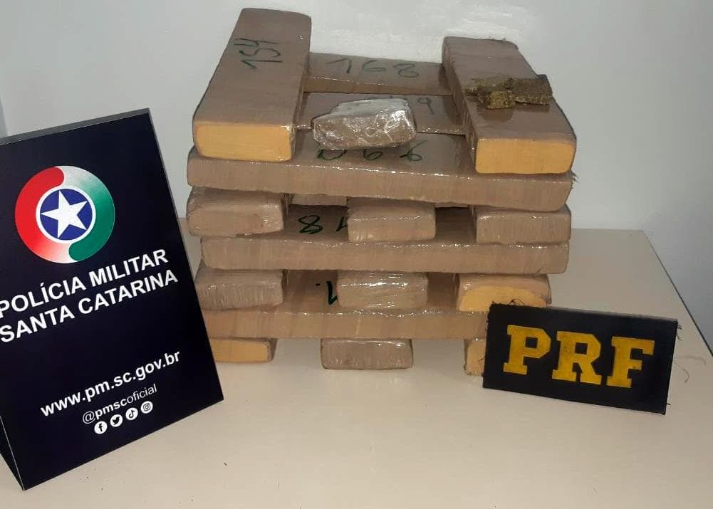 20 kg de maconha são apreendidos após perseguição na BR-101