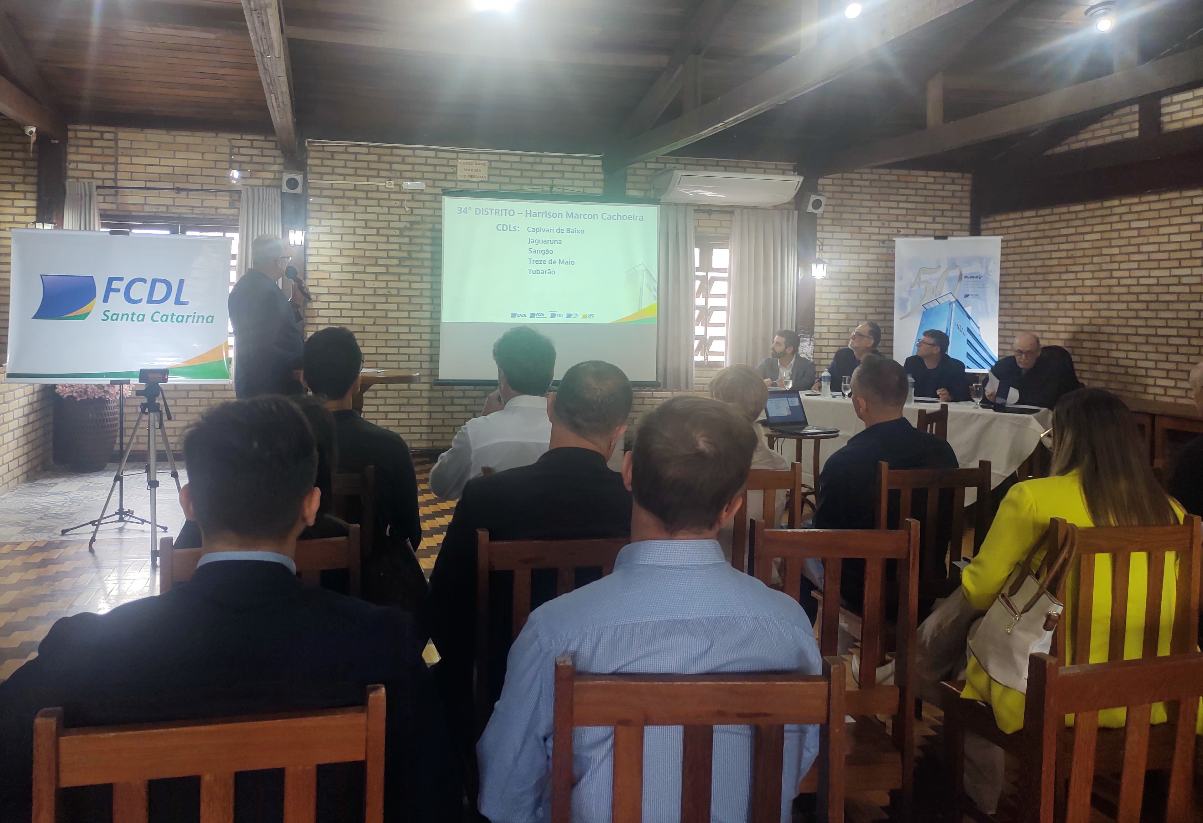 Tubarão recebe reunião metropolitana da FCDL