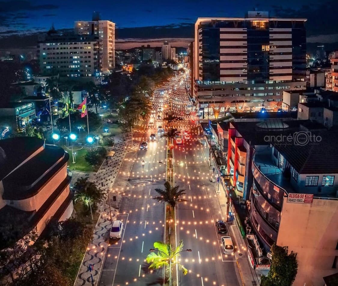 Iluminação de Natal de Tubarão terá 100% dos varais de lâmpadas substituídos