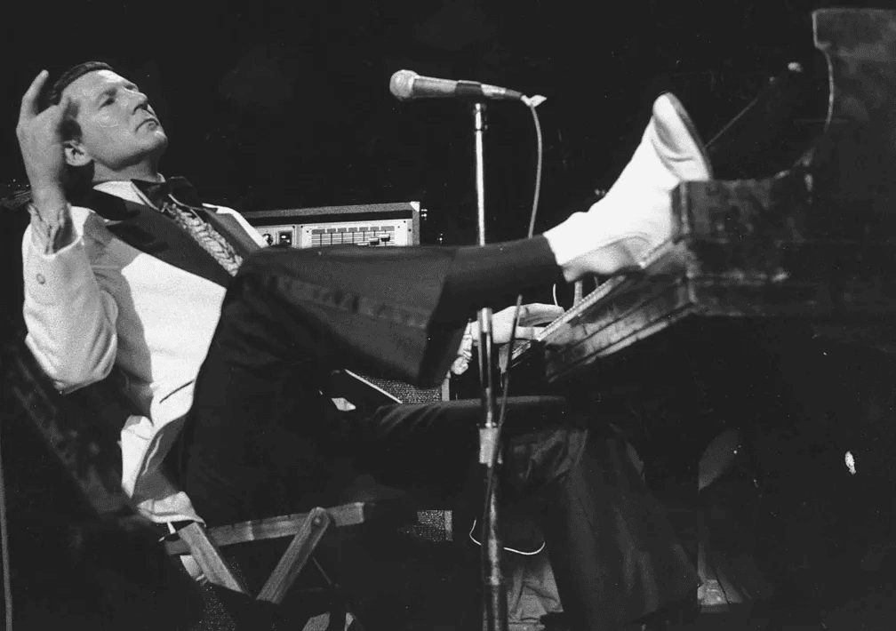 Jerry Lee Lewis morre aos 87 anos