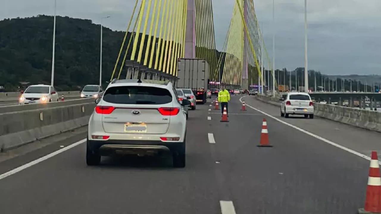 Tráfego na Ponte Anita Garibaldi é liberado