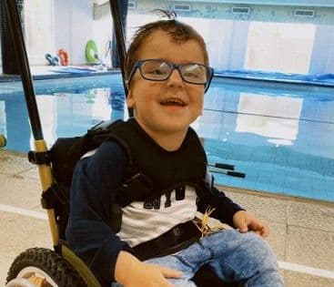 Carro será sorteado em rifa que tem como objetivo custear cirurgia de menino de Tubarão