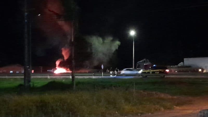 Manifestantes voltam a fechar a BR-101 em SC