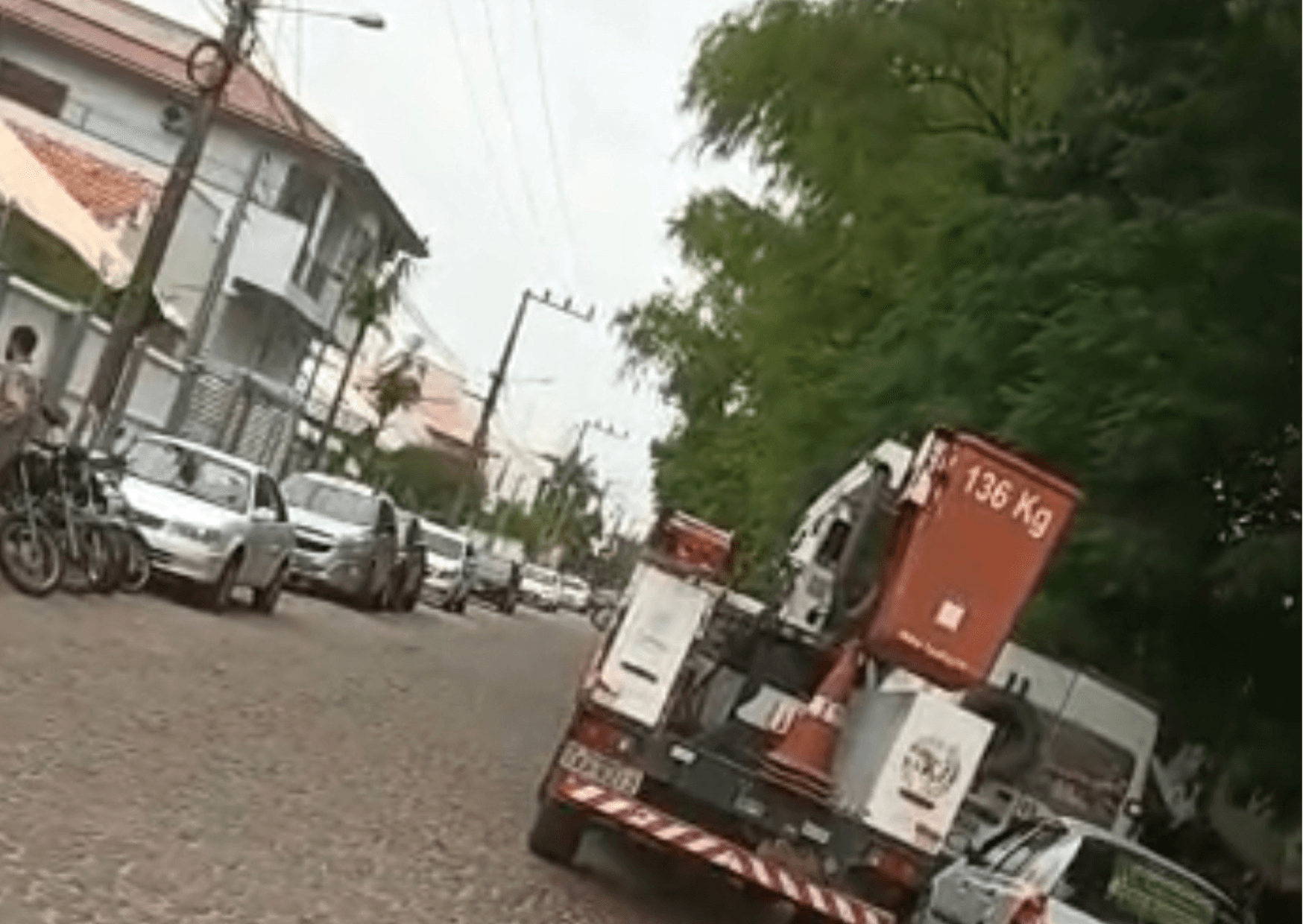 Acampamento de manifestantes em frente ao quartel tem energia desligada