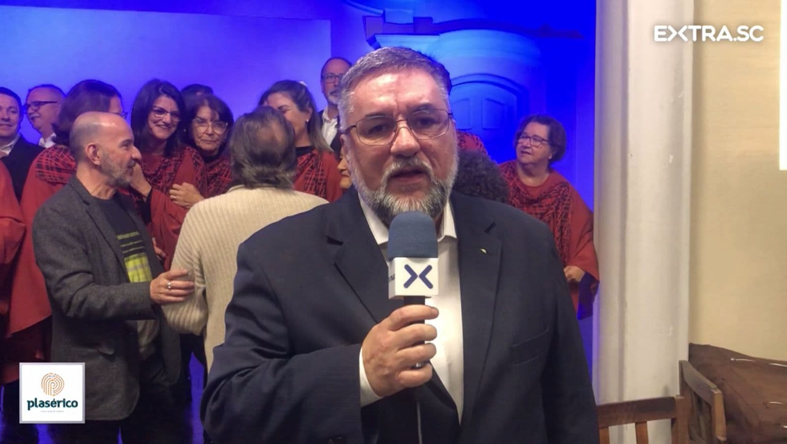 Escritor Ramires Linhares lançará dois livros simultaneamente