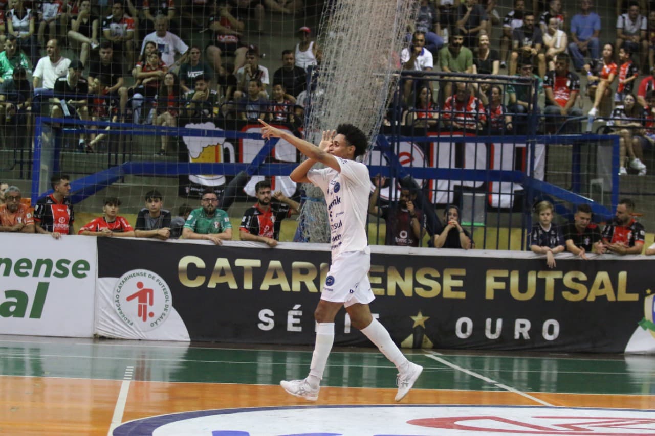 ESTADUAL: Tubarão Futsal busca o empate e conquista vaga na final após quatro anos