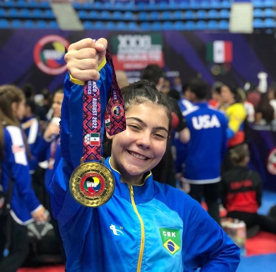 Atleta de Tubarão está entre as 10 melhores karatecas do mundo