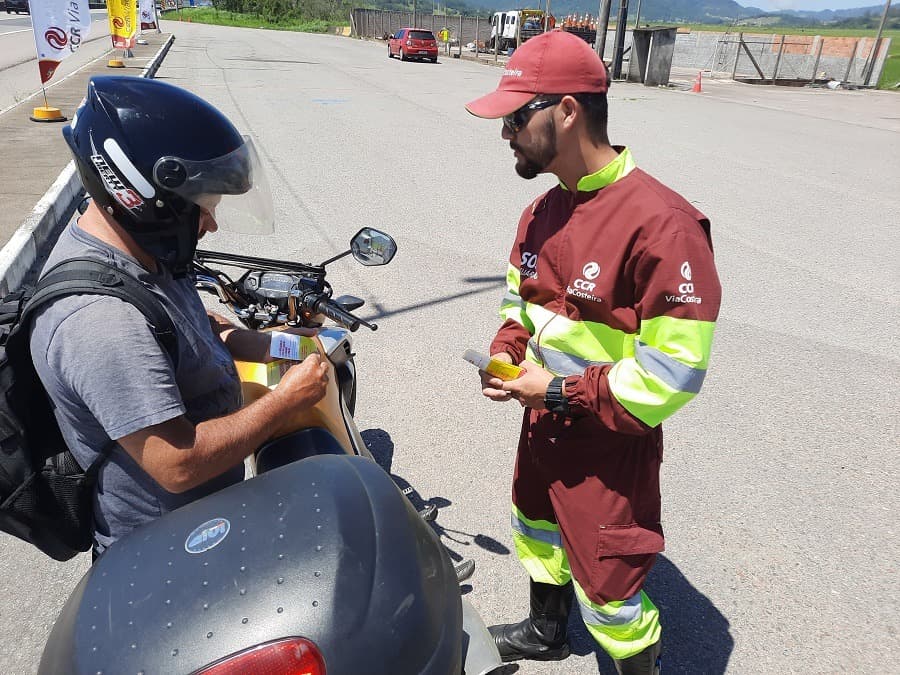 BR-101: CCR ViaCosteira e PRF promovem campanha de conscientização em Tubarão