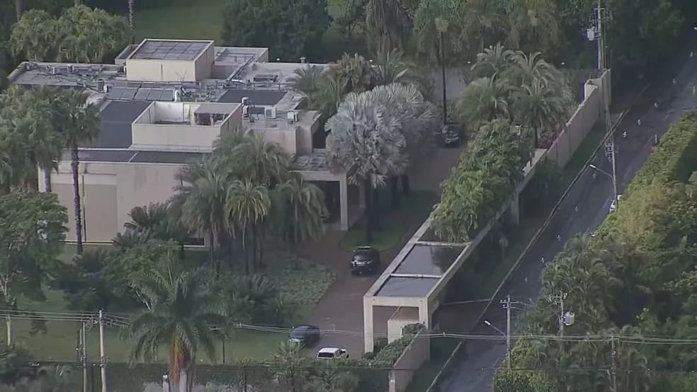 Governador afastado do DF e ex-secretário de segurança são alvos de busca e apreensão