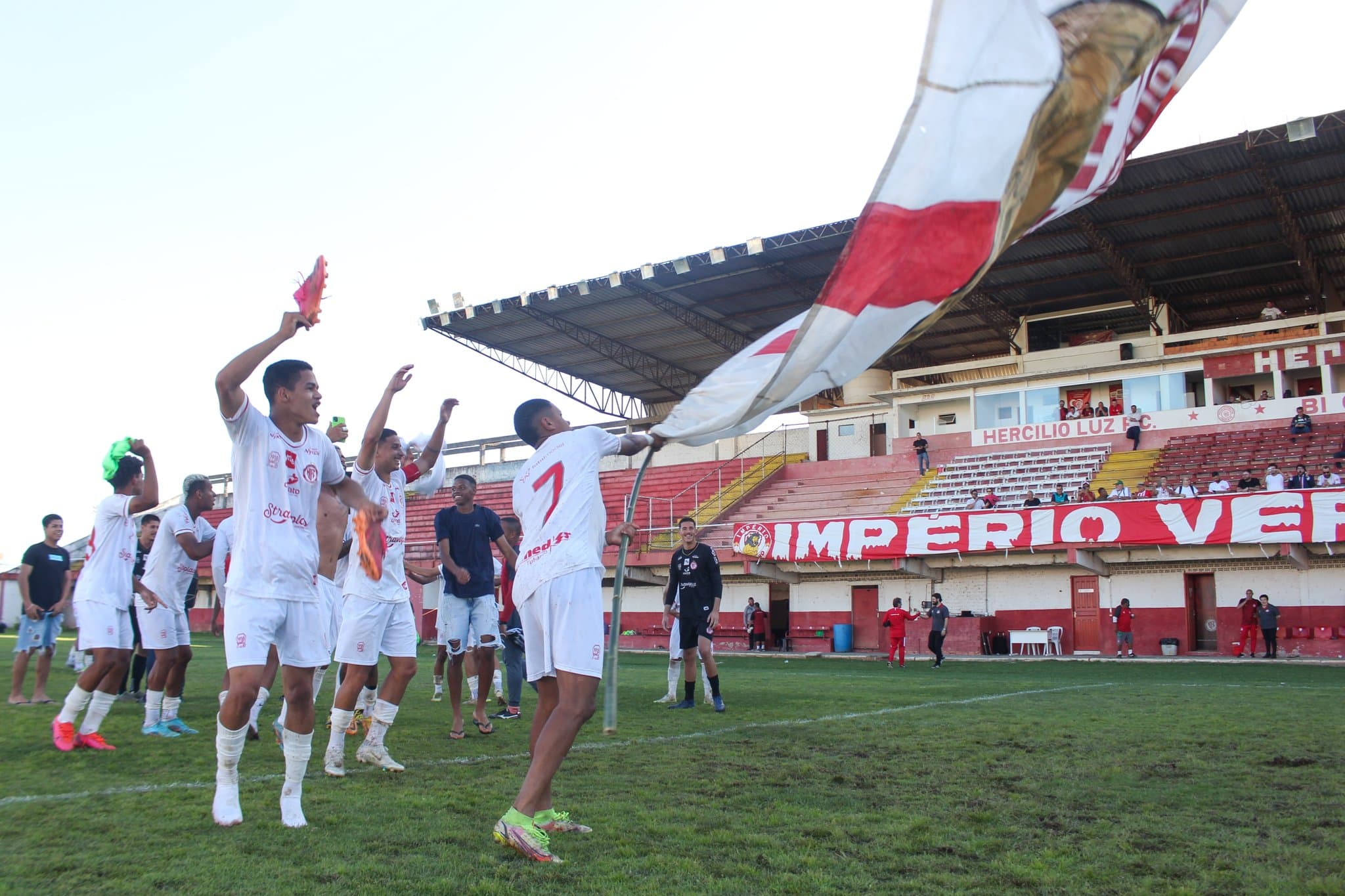 Destaque do Hercílio Luz na Copinha é negociado com RB Bragantino