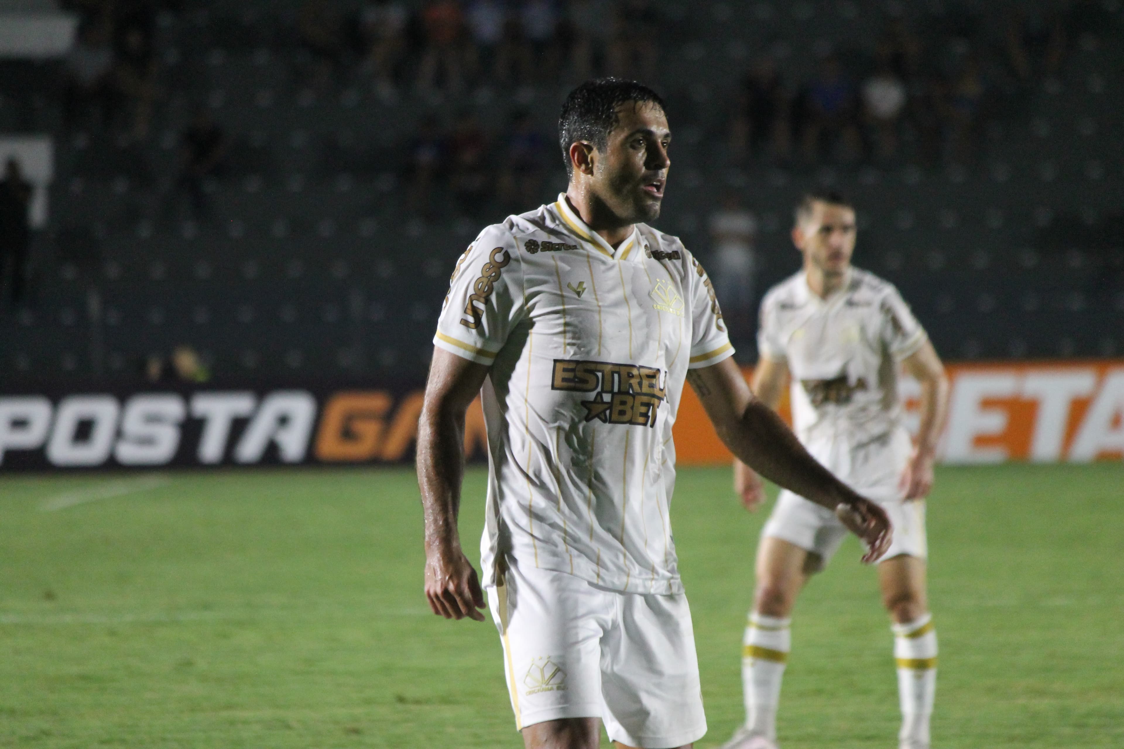 CATARINENSE: Criciúma goleia Camboriú fora de casa