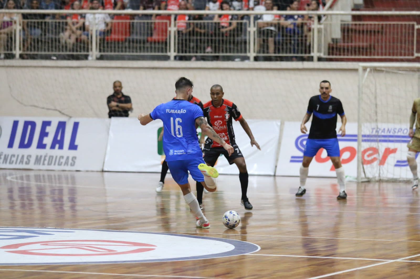 Tubarão Futsal perde amistoso para o Joinville