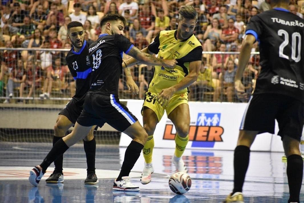 No aniversário do Jaraguá, Tubarão Futsal faz festa em partida amistosa