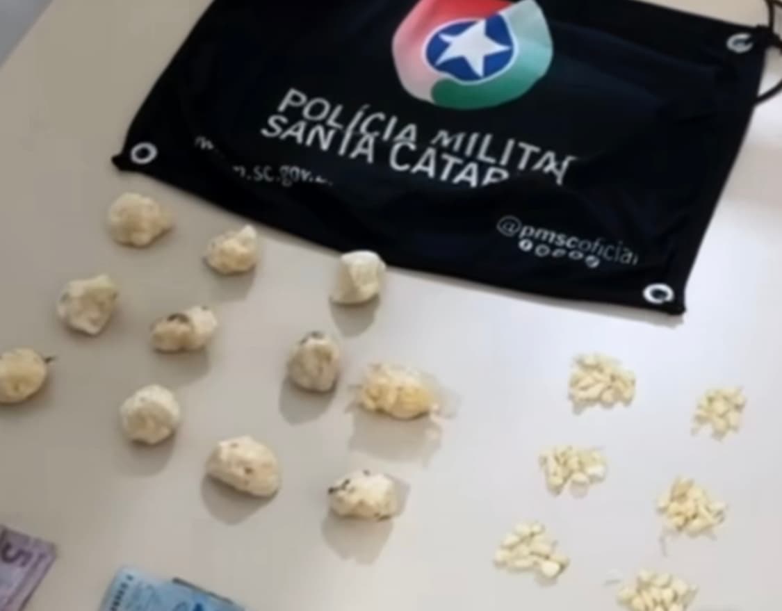 Mais de 700 pedras de crack são apreendidas no Morro do Caeté