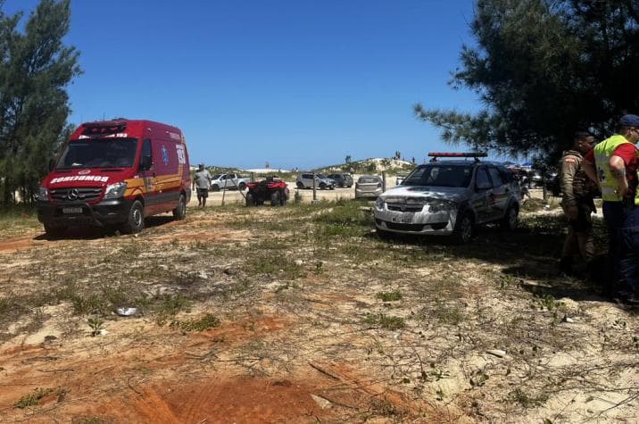 Homem desaparece durante travessia da Barra do Torneiro, em Jaguaruna