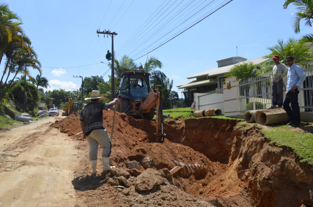 Rodovia de Tubarão é preparada para receber pavimento asfáltico