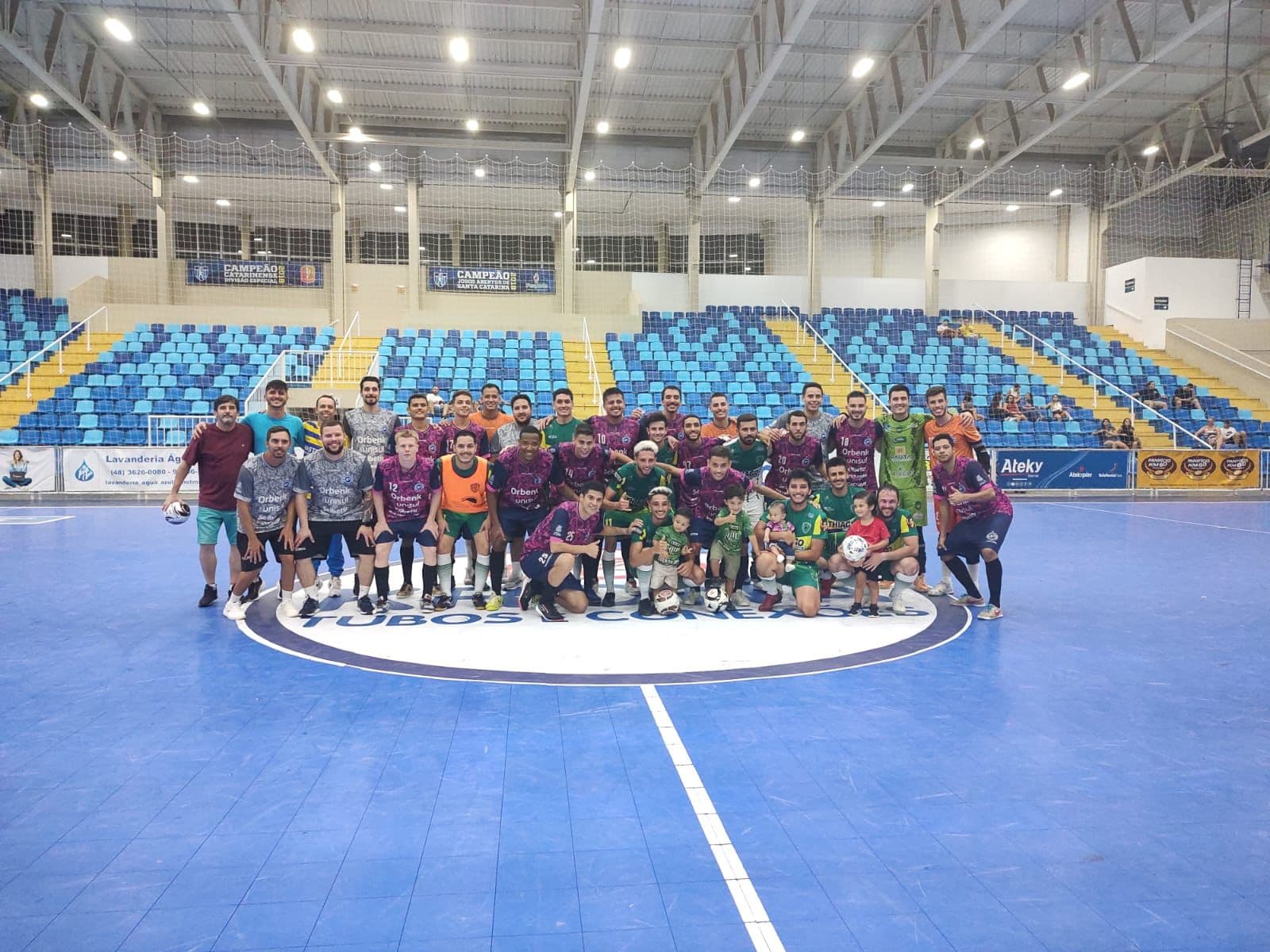 Tubarão Futsal goleia por 5 a 1 Exército de Imbituba