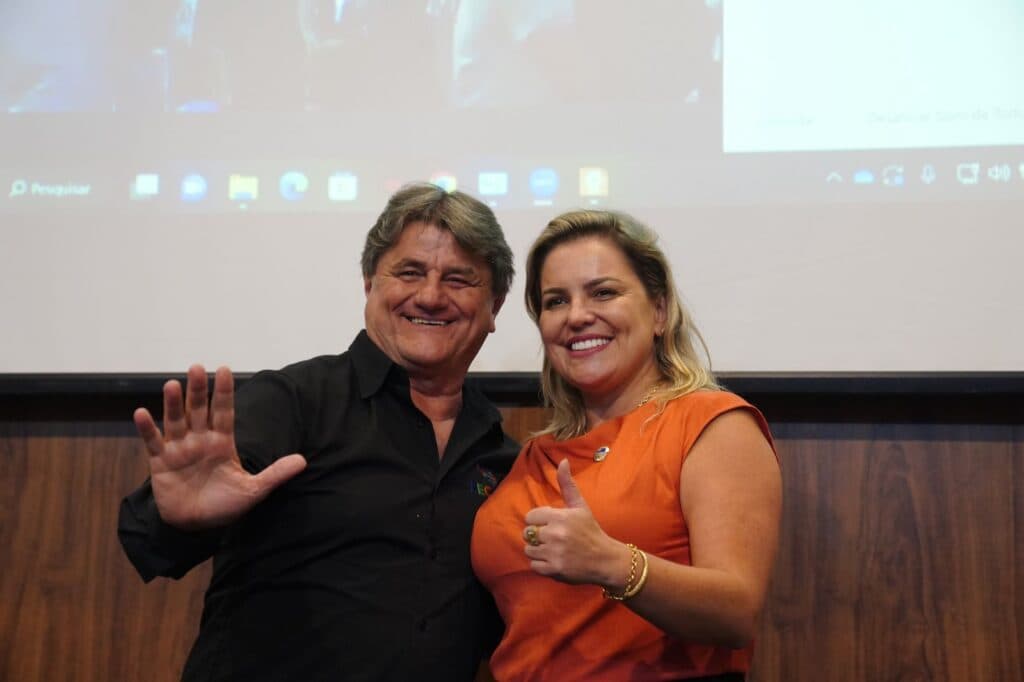 Prefeita de Vargem, Milena Lopes, assume presidência da Fecam