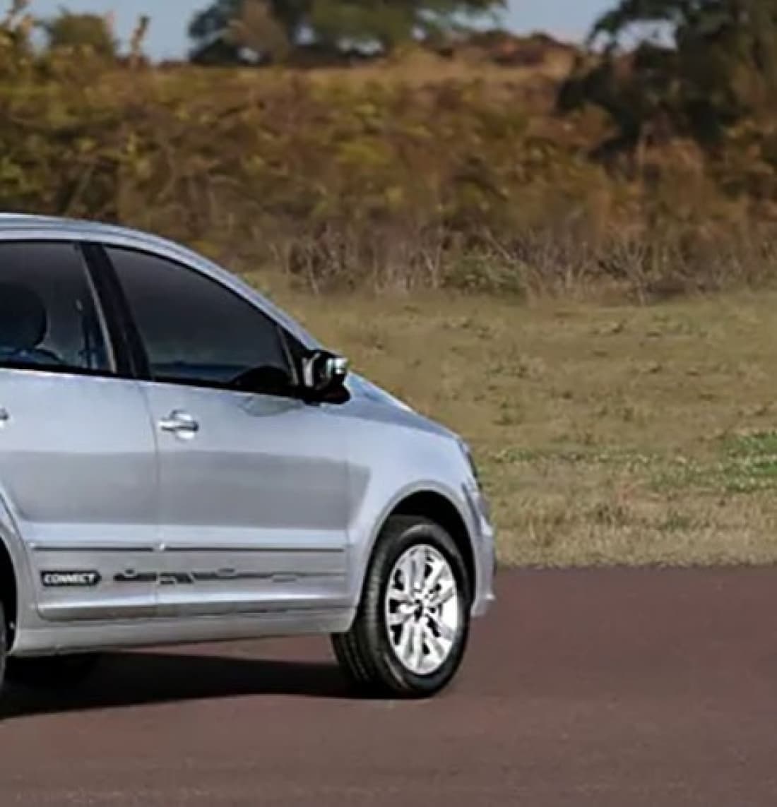 Carro roubado é recuperado pela Polícia Militar em Tubarão