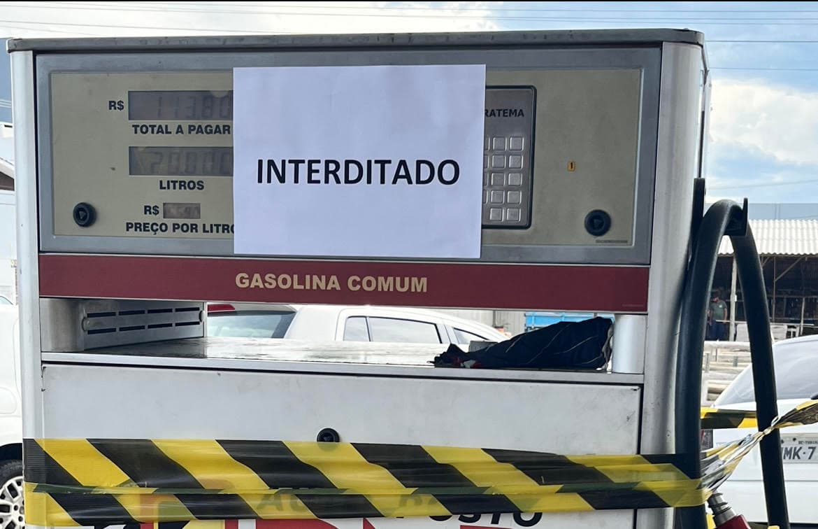 Bomba de gasolina é interditada por entregar menos combustível