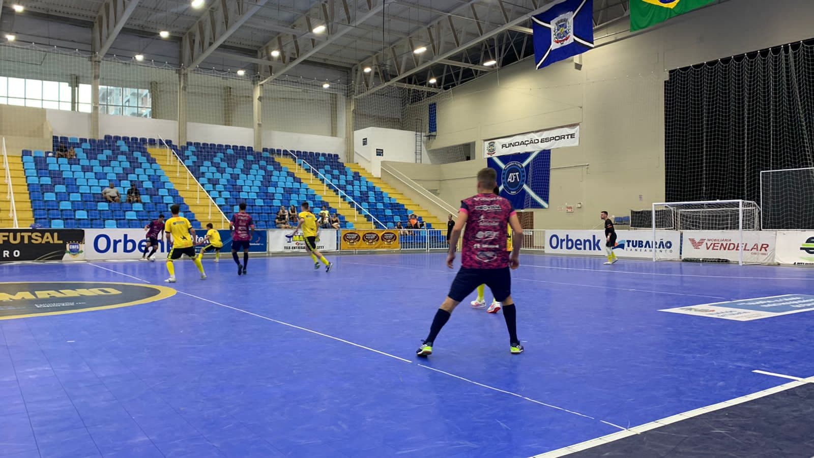 Tubarão Futsal vence Florianópolis no último teste antes da Liga Nacional