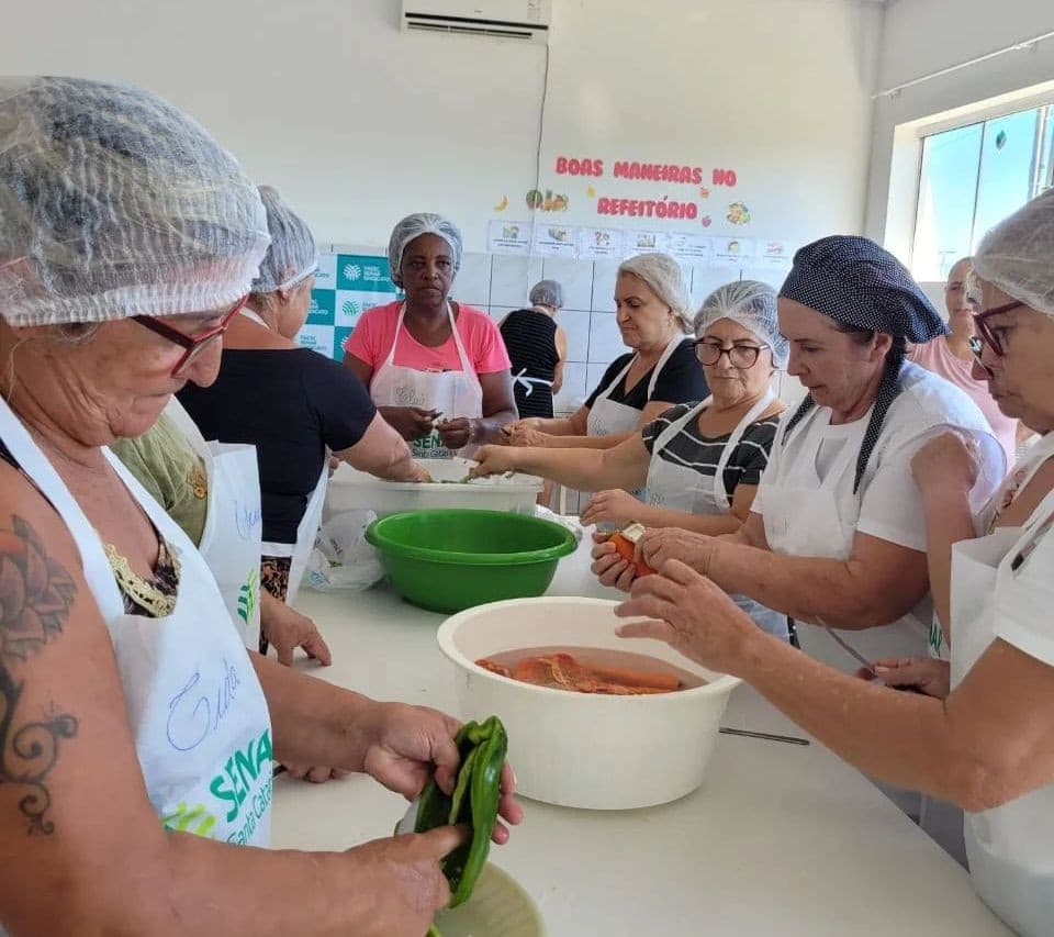 Curso ensina a fabricar conservas e evitar desperdícios