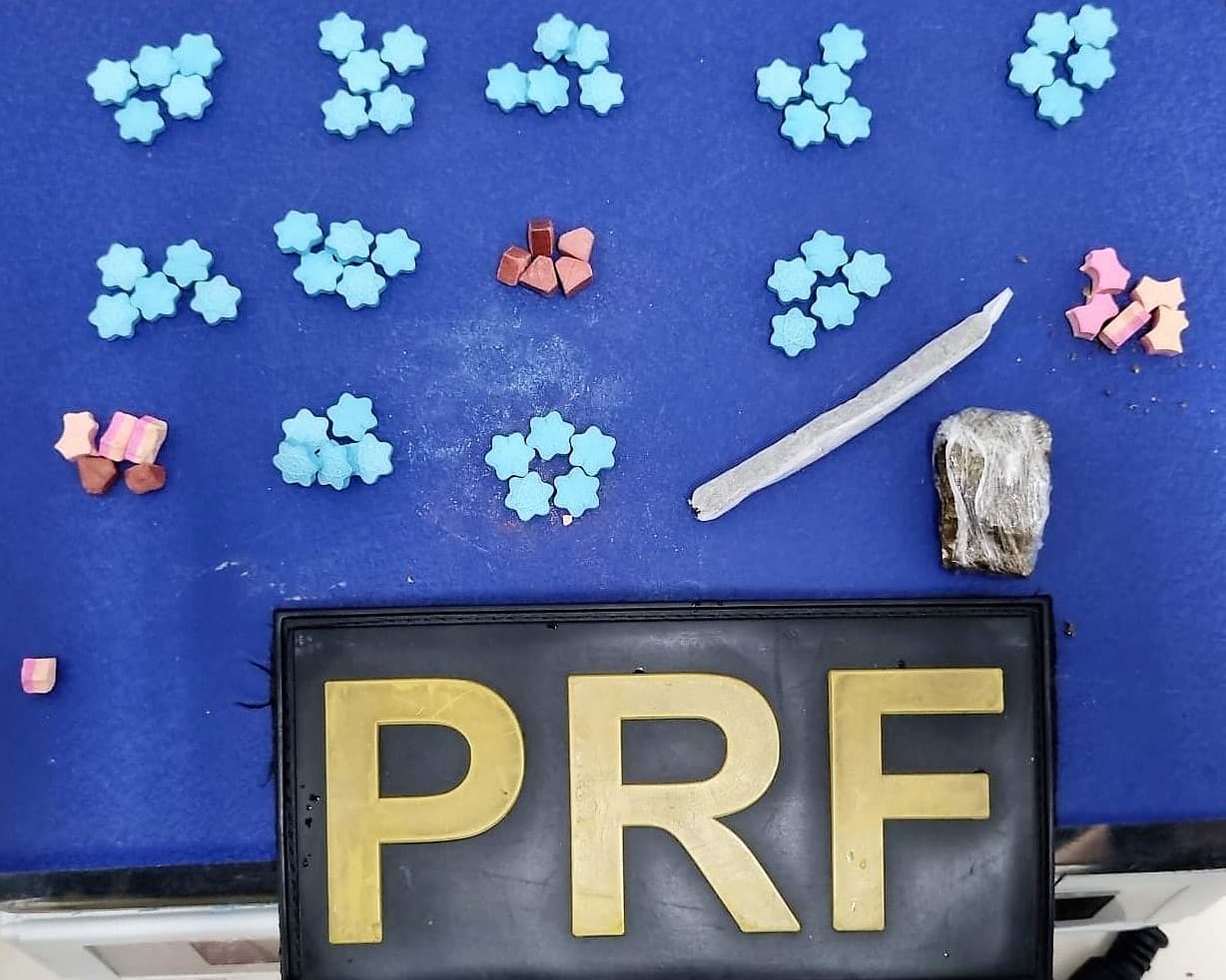 Dupla é presa em Palhoça com ecstasy que levaria para festa em Laguna