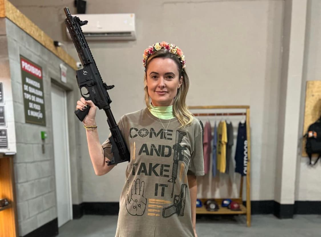 PT estuda medidas contra deputada catarinense que postou foto com arma e referência a Lula