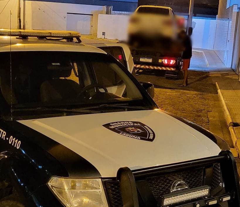 Motorista com sinais de embriguez é detido pela Guarda Municipal de Laguna