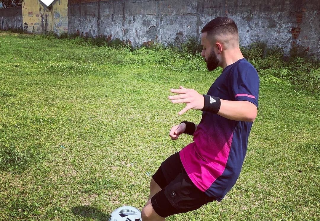 Homem perde movimentos das pernas durante partida de futebol em Tubarão