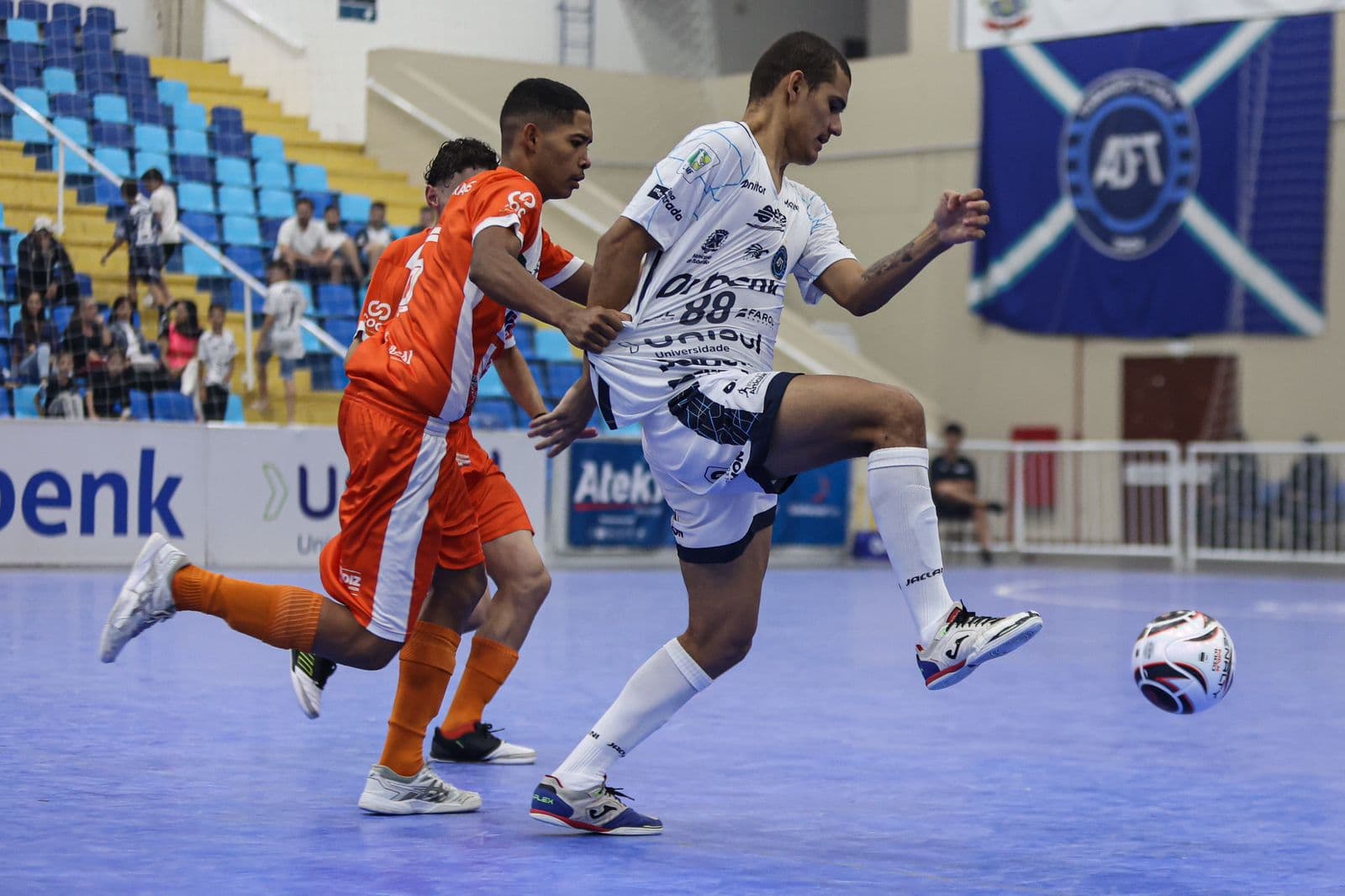 ESTADUAL: Tubarão Futsal atropela Camboriú e vence primeira na Série Ouro