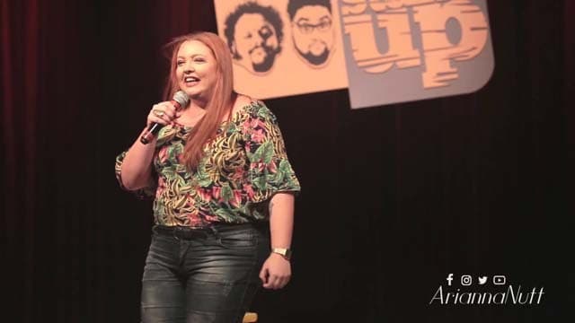 Comediante Arianna Nutt faz show em Tubarão nesta quinta-feira (18)