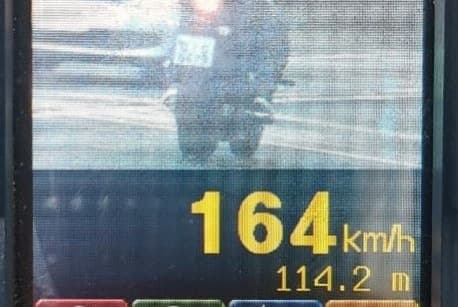 Mais de mil motoristas são flagrados acima da velocidade no fim de semana