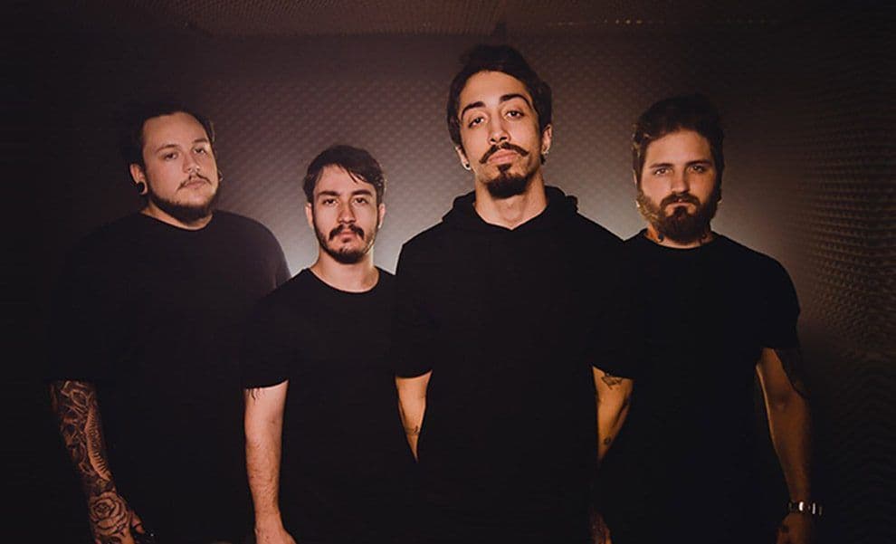 Banda Inutilismo é a atração da Hangar 737 nesta sexta-feira (2)