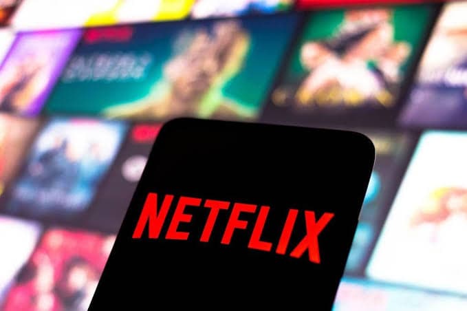 Procon SC notifica Netflix após anúncio de cobrança extra por compartilhamento de senha