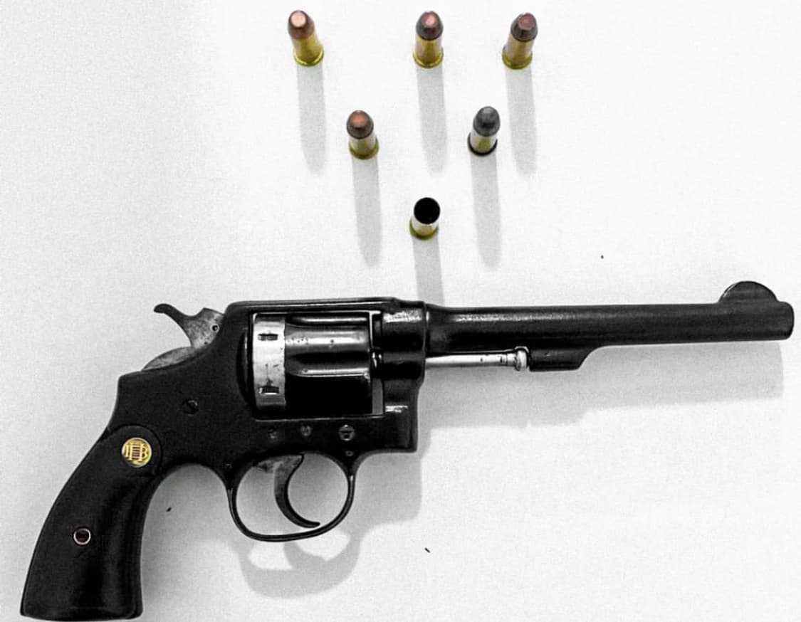 Homem é preso após disparar tiro em frente a casa noturna