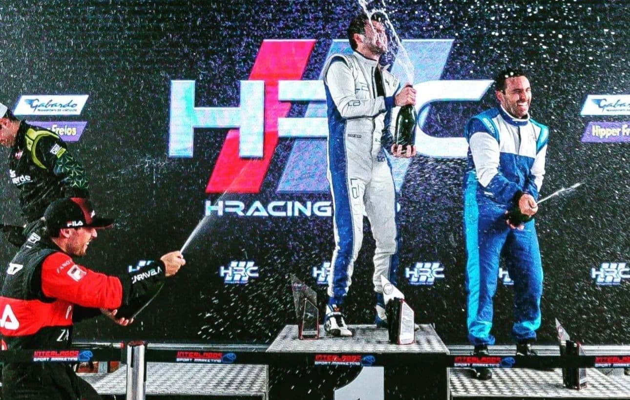 Tubaronense conquista pódio em competição nacional de automobilismo