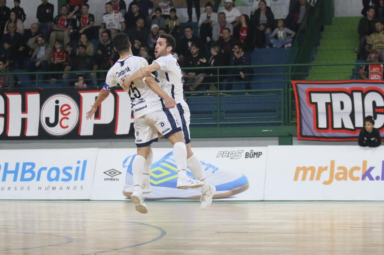 LIGA: Tubarão Futsal mostra personalidade e busca empate contra JEC