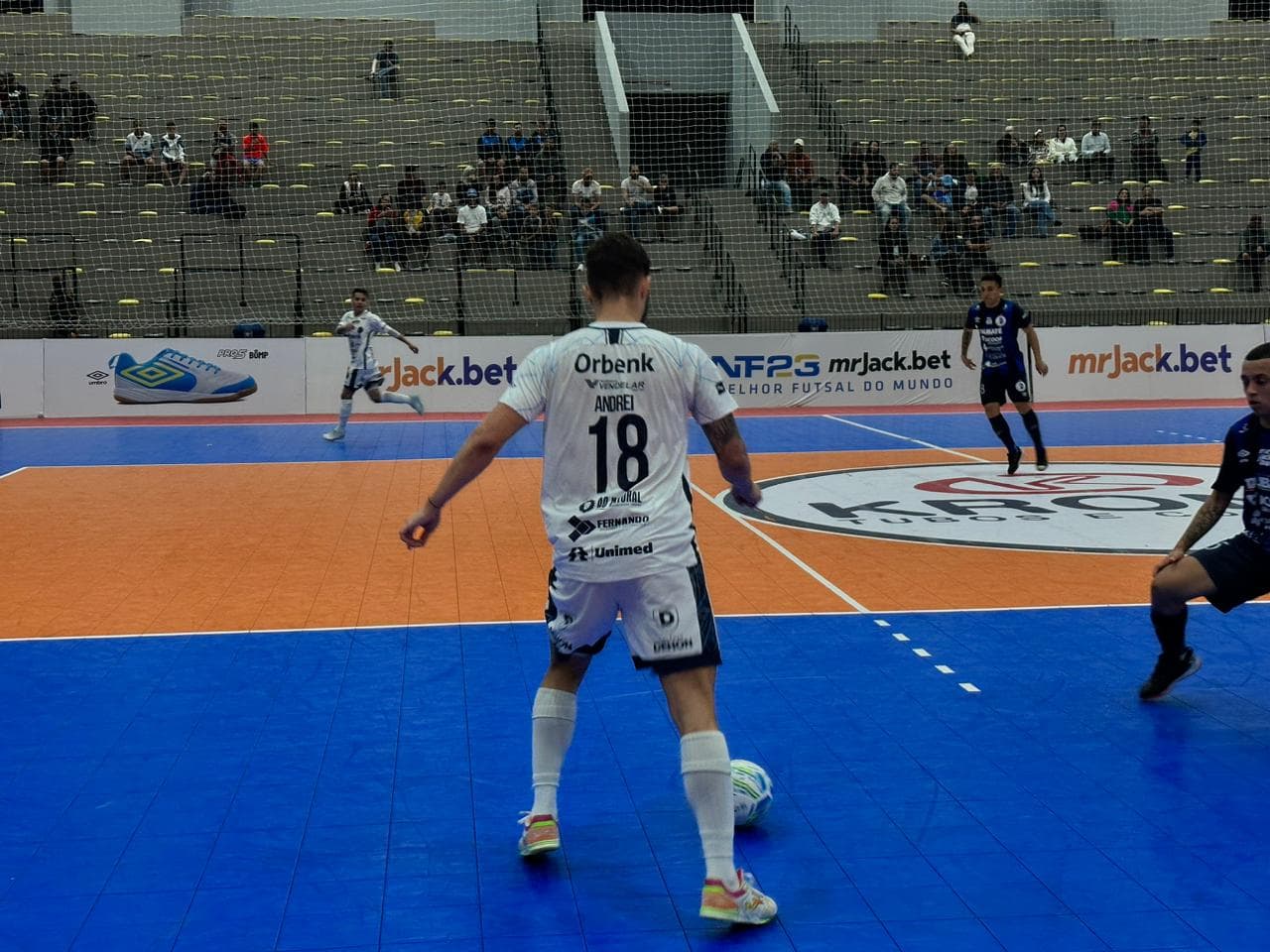 LIGA: Tubarão Futsal mostra consistência e empata com o Taubaté fora