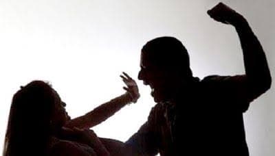 Briga de casal com violência física termina na delegacia