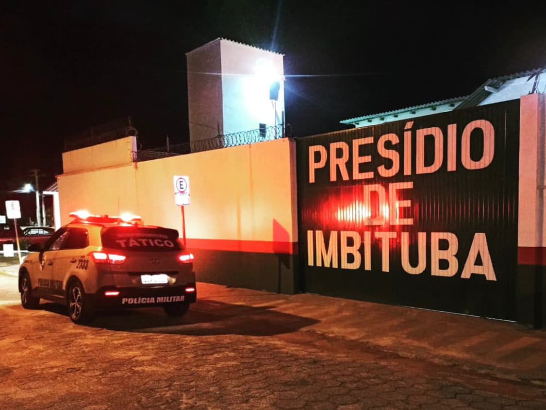 Homem procurado por assassinato é preso em Imbituba