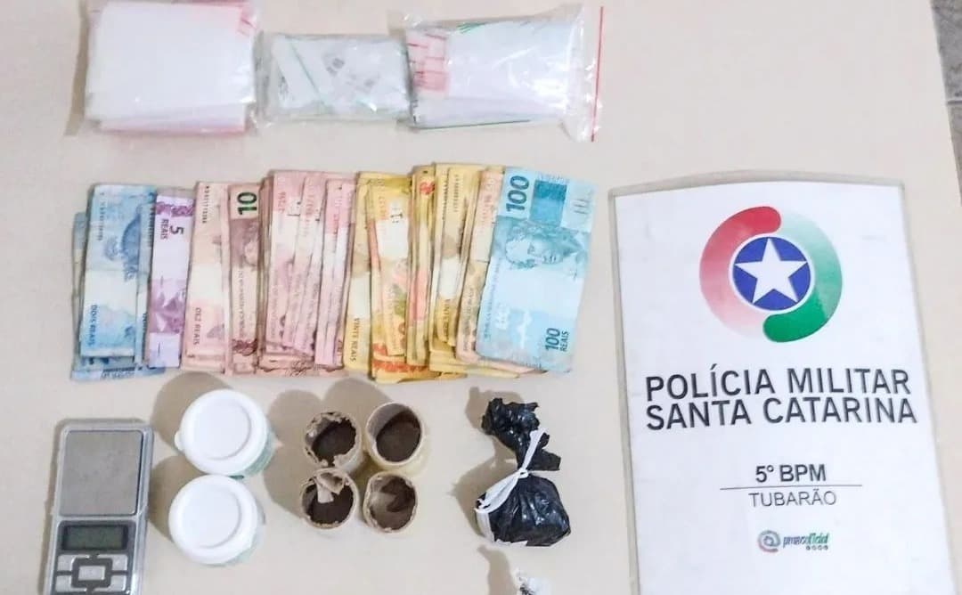 Jovem é preso traficando drogas em Capivari de Baixo