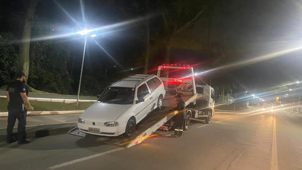 Carro furtado é recuperado em Tubarão