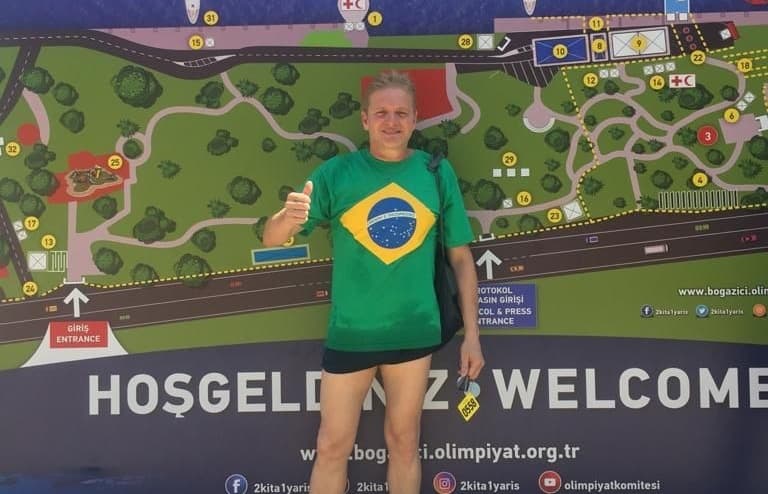 Imbitubense atravessa continentes em competição de natação