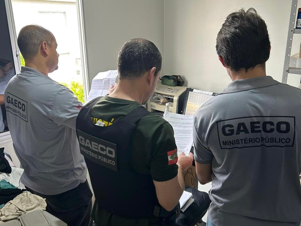 Operação do Gaeco de combate a fraudes em licitações cumpre mandados em cidade da região