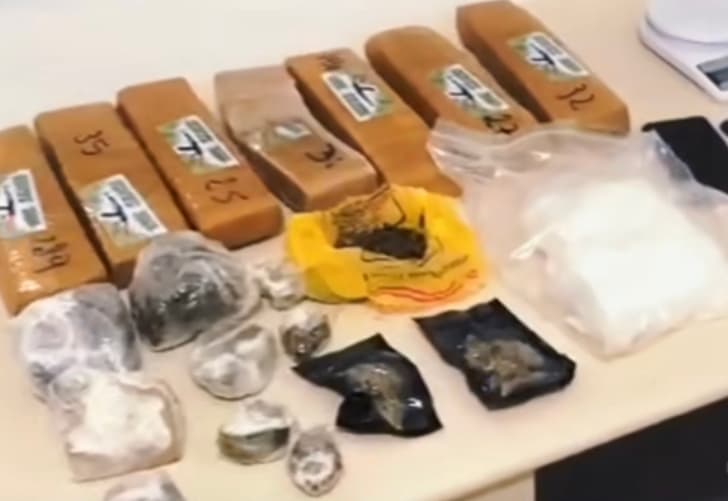 Jovem é flagrado com mais de 6kg de drogas em casa