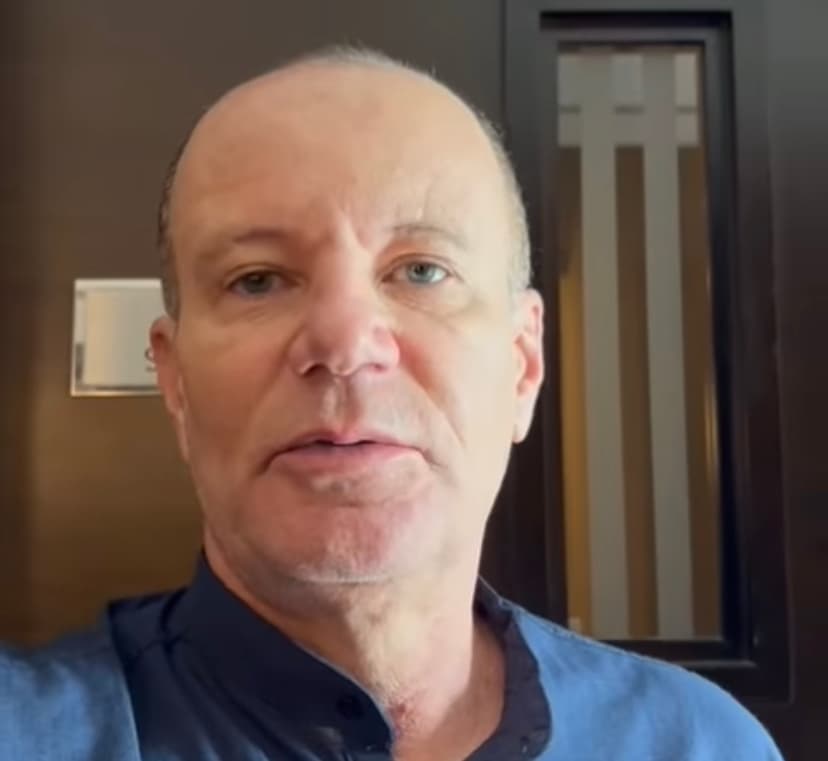 Prefeito de Laguna consegue deixar Israel e aguarda em Dubai para voltar ao Brasil