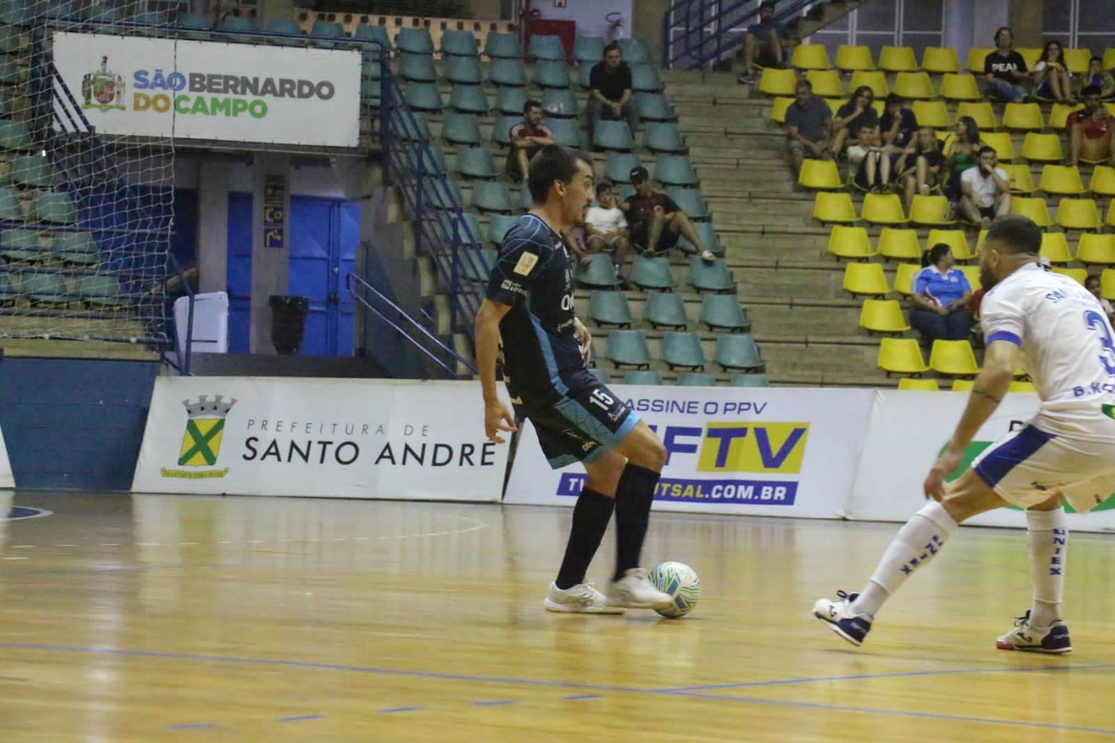 LIGA: Tubarão Futsal busca empate heróico contra o Santo André nas oitavas de final